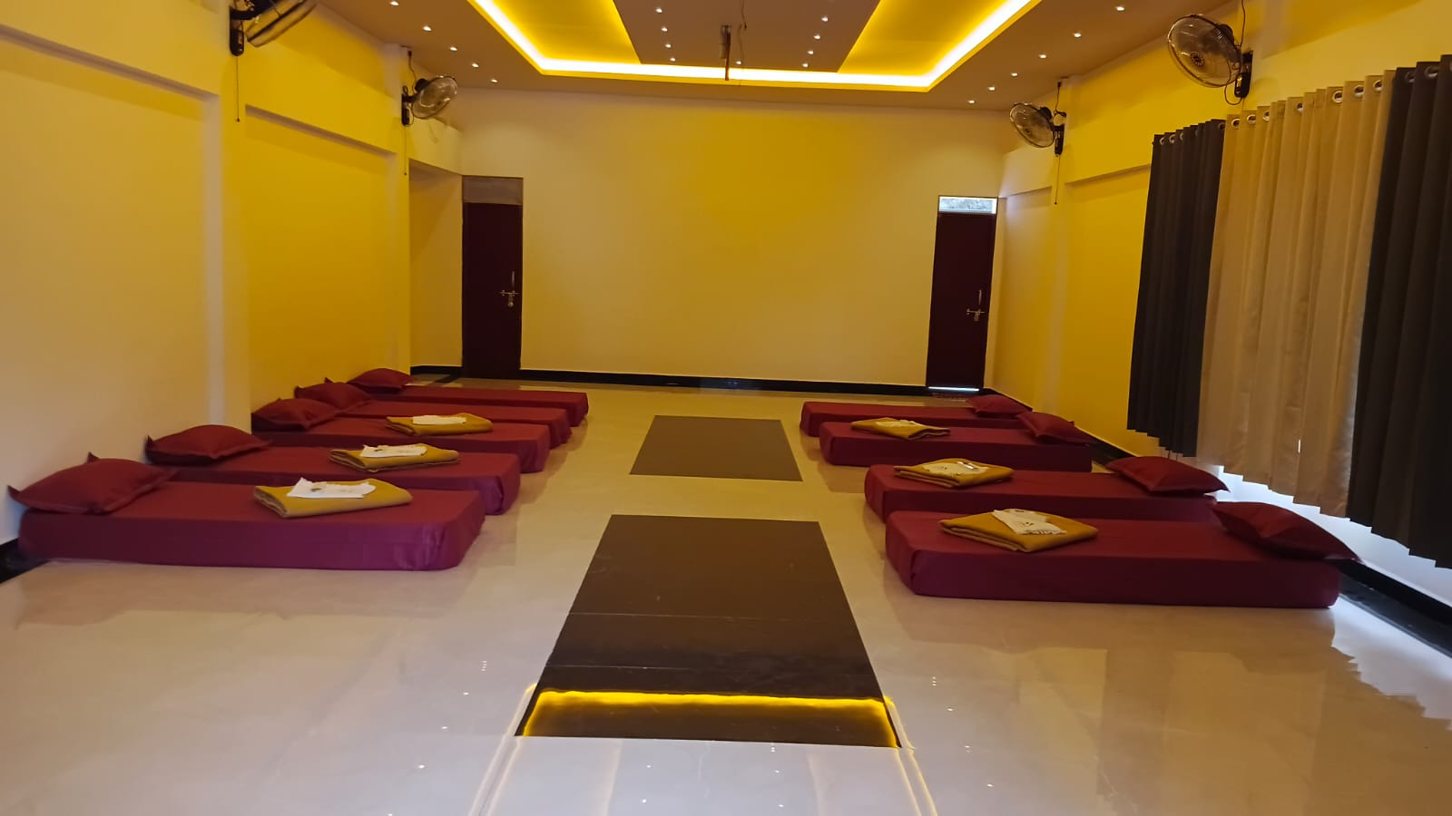 Spacious AC dormitory room for large groups
