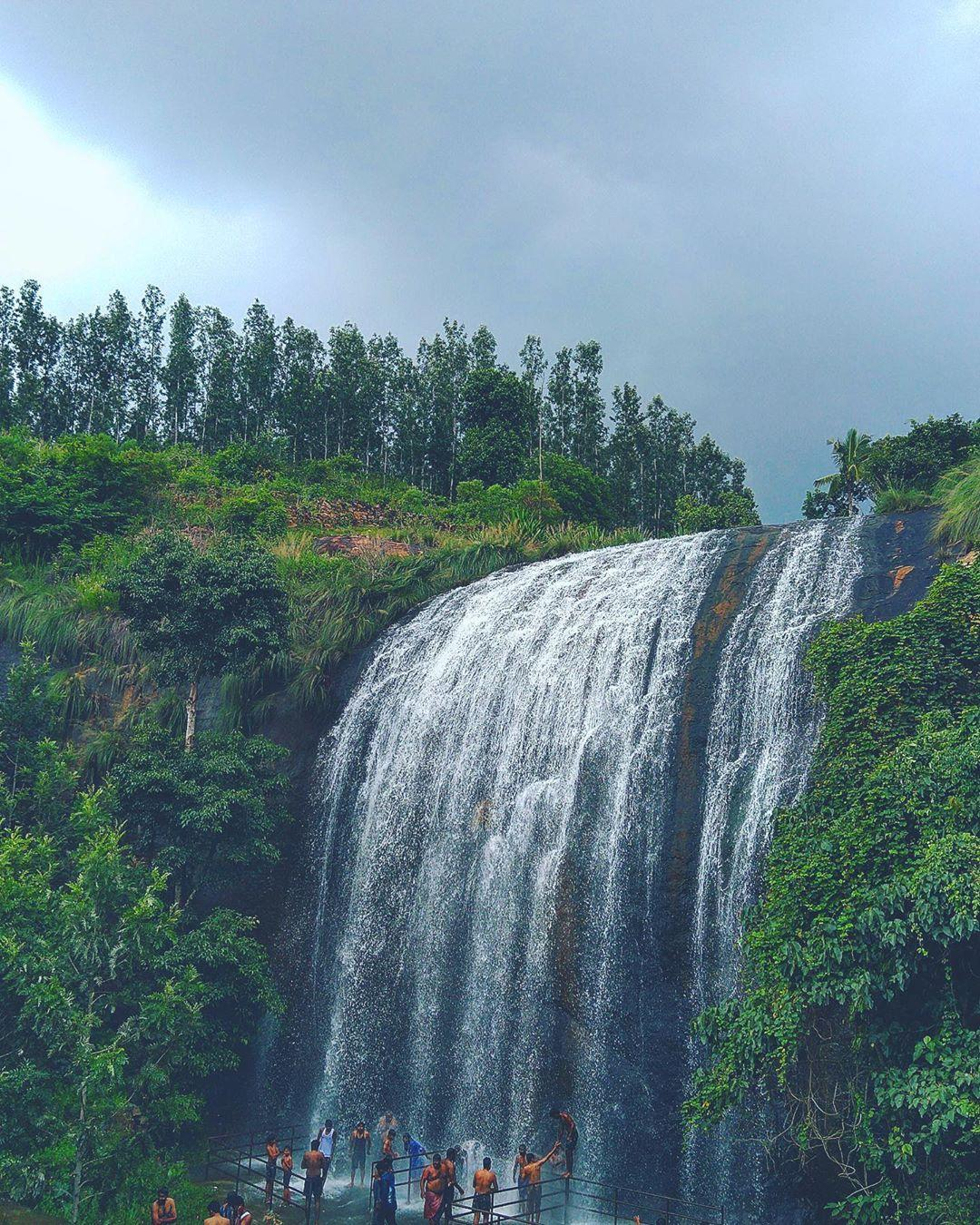 Agaya Gangai waterfall dropping through the forest
